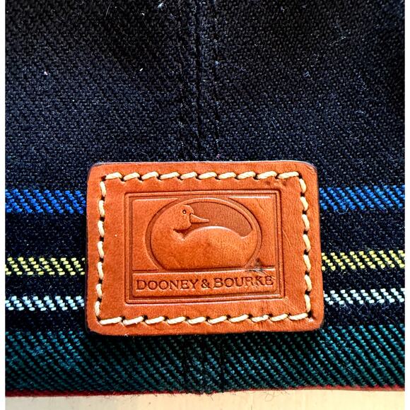 Dooney & Bourke Tartan Large Zip Wristlet Black Multi-Color NWT - Picture 3 of 5